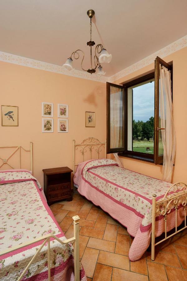Agriturismo I Granai Crocemaroggia Exterior foto